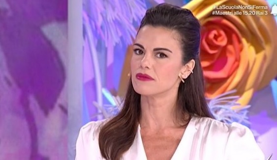 «Come si fa ad igienizzare la passera?». Esilarante fuori onda di Bianca Guaccero – Video