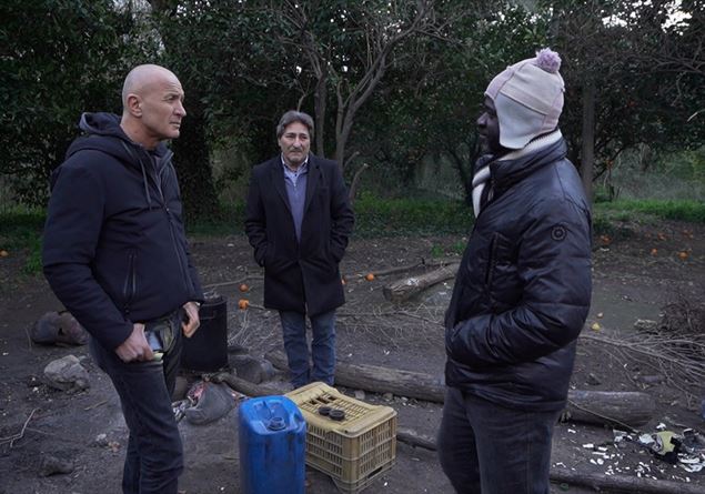 Che Ci Faccio Qui: Domenico Iannacone riparte dalla piana di Rosarno