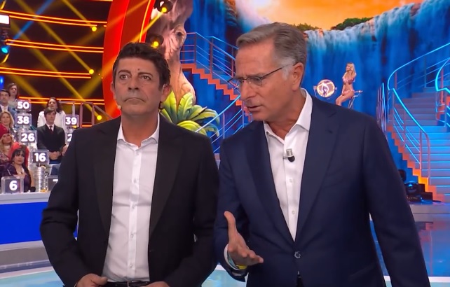 Ascolti TV | Sabato 2 maggio 2020. Ciao Darwin leader del sabato sera (20.5%). Fiorella Mannoia 12.8%, Trolls 5%