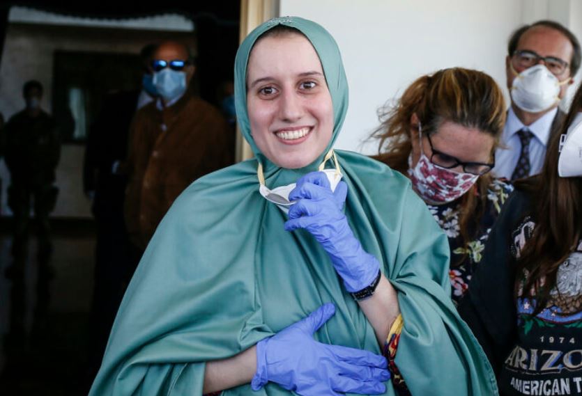 Confessione Reporter, Stella Pende a DM: «Siamo tutte Silvia Romano. Questo rapimento resterà un mistero, nessuno può giudicarla»