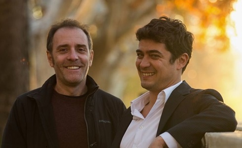 Programmi TV di stasera, venerdì 29 maggio 2020. Su Rai3 in 1^Tv Riccardo Scamarcio e Valerio Mastandrea in «Euforia»