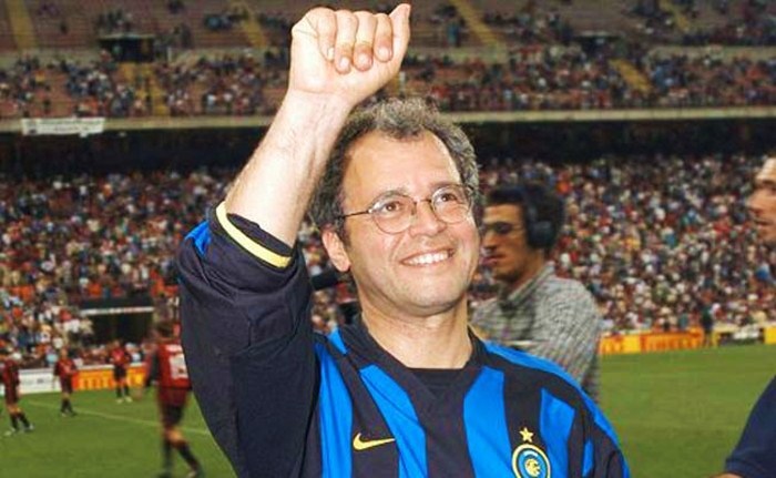 Autogol di Mentana. Il direttore difende gli assembramenti dei tifosi del Napoli: «Sarei sceso anch’io in piazza»