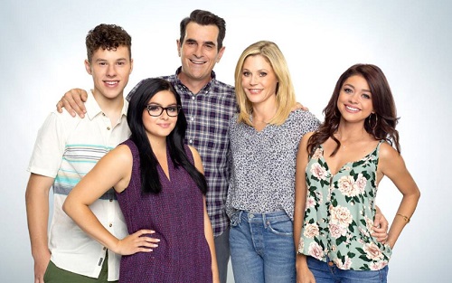 Italia 1: via i film dal pomeriggio, tornano le serie TV. Modern Family riuscirà ad avere fortuna?