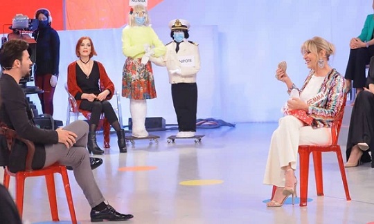 Uomini e Donne: da settembre il trono classico si unisce a quello over