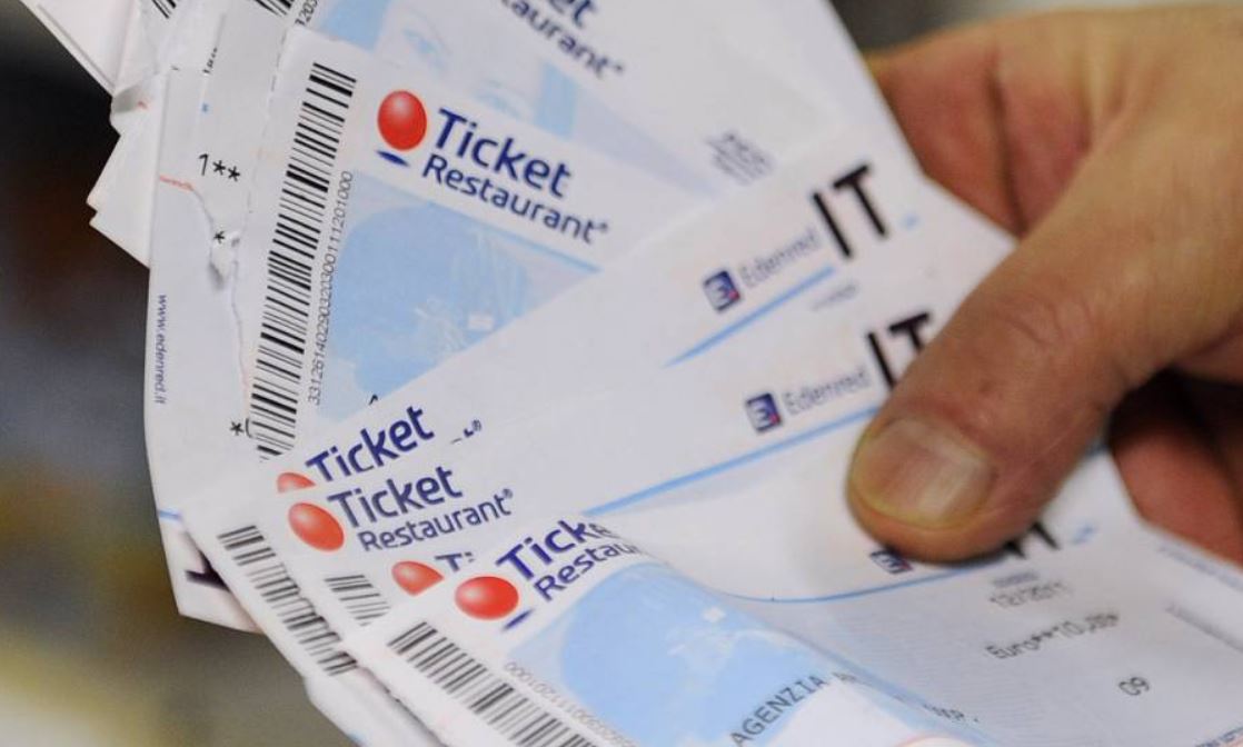 Rai «magna magna»: nella sede di Napoli rubati buoni pasto per 12mila euro