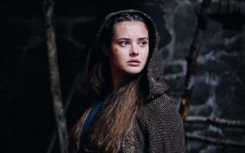 Cursed: Katherine Langford è una strega assettata di vendetta nella nuova serie ispirata alla leggenda di Excalibur