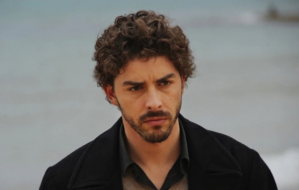 Ascolti TV | Venerdì 17 luglio 2020. Il Giovane Montalbano domina in replica (20.6%). Manifest (7.1%) pareggia con Un’estate ai Caraibi (6.9%). La5 al 3.1% con Temptation Island
