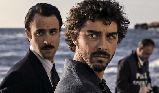 Ascolti TV | Lunedì 13 luglio 2020. Montalbano (21.2%) surclassa Appuntamento con l’Amore (9.7%). TV8 al 4.4% col film del pomeriggio. Record Big Bang Theory sul 20 (2.6% in access), Wrestling su DMAX 1.2%