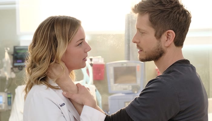 Rai1 sospende The Resident. Al suo posto l’ennesima fiction in replica!