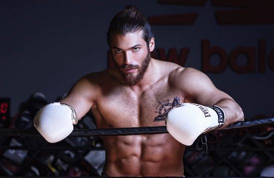 Daydreamer: Canale 5 ha trovato la sua gallina dalle uova d’oro. In edicola il calendario e la rivista