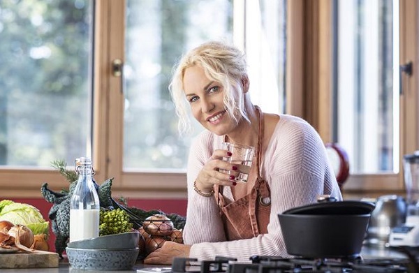 E’ Sempre Mezzogiorno, Antonella Clerici è alla ricerca di nonne e mamme «bravissime a cucinare»