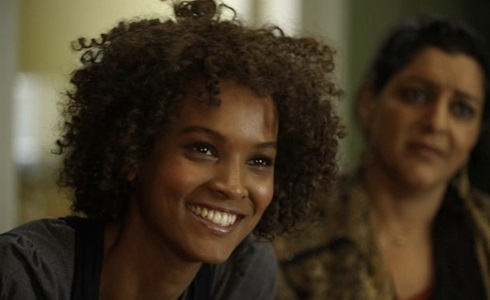 Programmi TV di stasera, domenica 2 agosto 2020. Su Canale5 «Fiore del deserto»