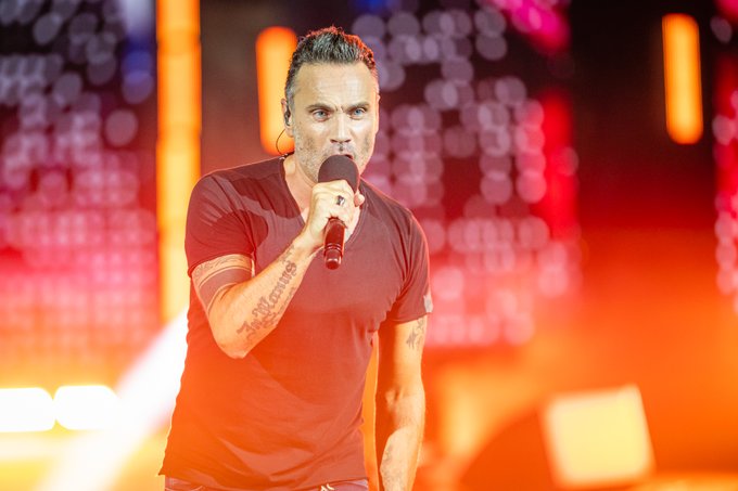 Rai 1, Nek conduce il «Viaggio nella Musica» dei Seat Music Awards 2020