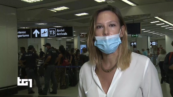 Coronavirus: la TV che fatica a rispettare le regole