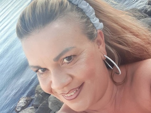 Live – Non è la D’Urso: alla prima anche Corona, la Lollobrigida e la signora di Mondello