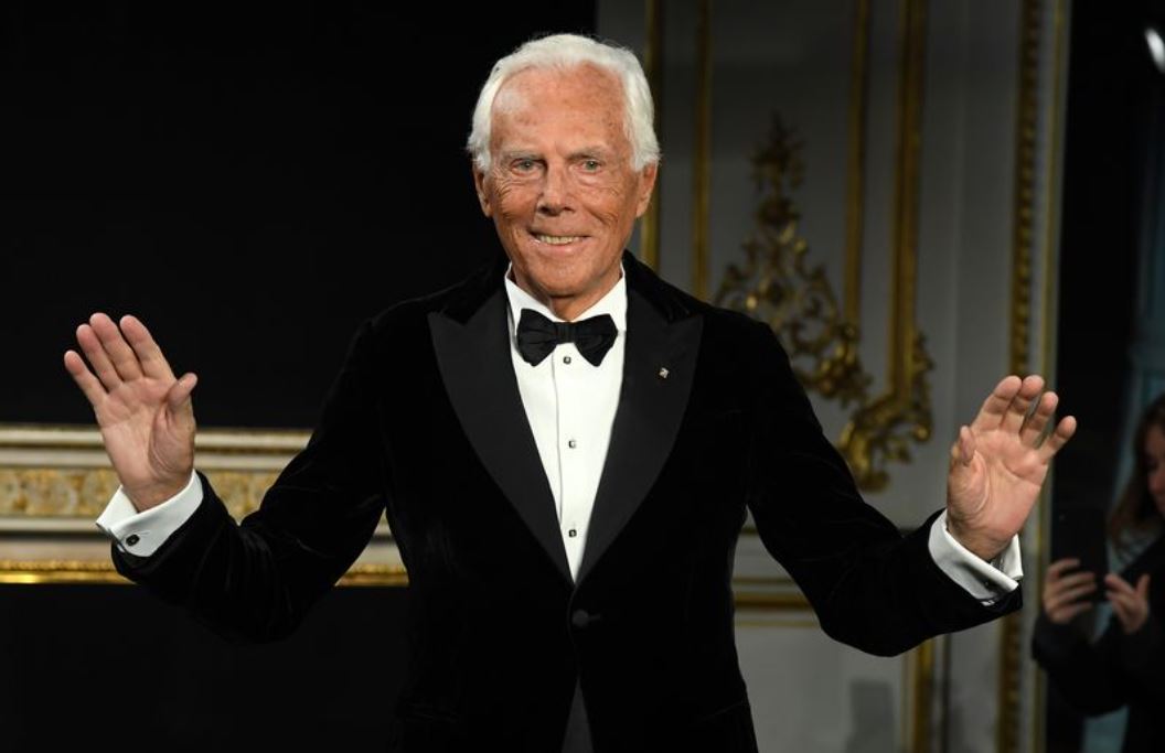 La7, sfilata di Armani in prime time. Lilli Gruber introduce la serata