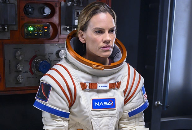 Away: su Netflix Hilary Swank è un’astronauta in missione su Marte