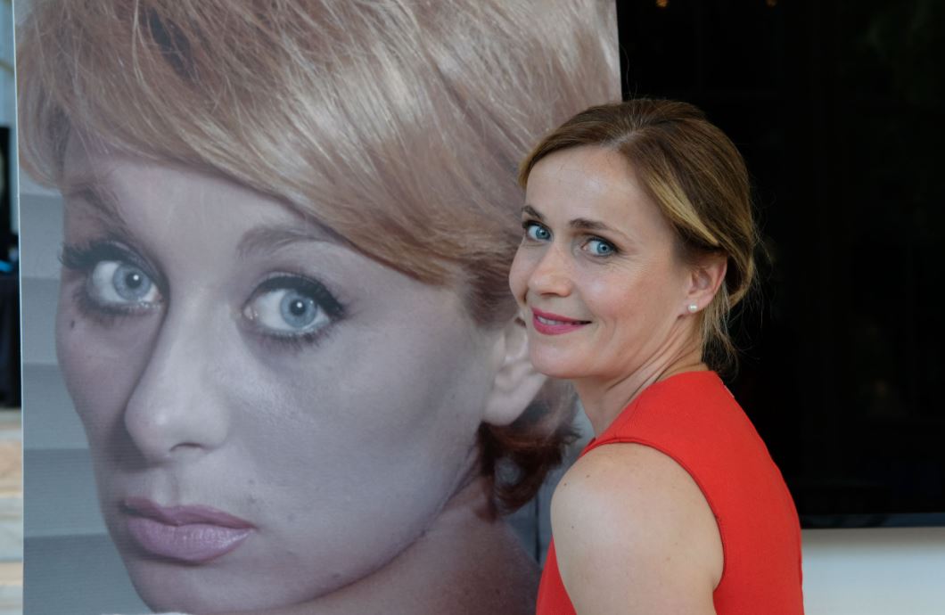 Illuminate: il docu-film di Rai3 riparte dal ricordo di Sandra Mondaini