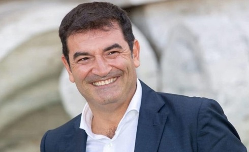 Programmi TV di stasera, lunedì 28 settembre 2020. Su Rai2 ultimo appuntamento con Max Giusti e «Boss in Incognito»