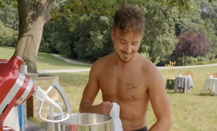 Bake Off 2020: Philippe cucina a torso nudo, Csaba e Knam lo smontano