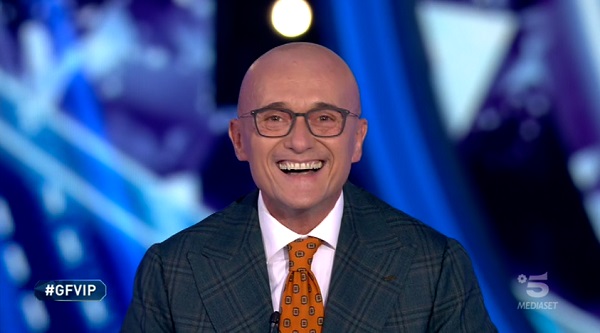 Paolo Brosio non entra al GF Vip, Signorini: «Ha avuto problemi di salute. E’ in ospedale»