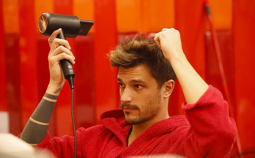 GF Vip 5, Zelletta s’è ‘rutt u cazz’ di Zorzi: «E basta. Viziato, porta rispetto!»