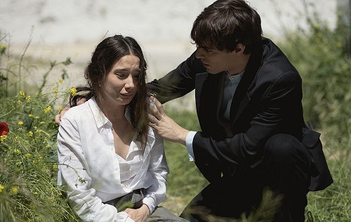 Una Vita, anticipazioni: Camino è stata violentata