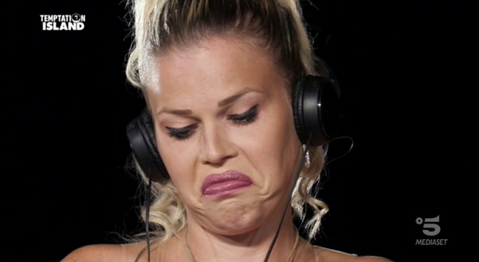 Temptation Island 8, anticipazioni quarta puntata: Carlotta non vuole più vedere Nello, Salvo dice qualcosa di ‘esterno al programma’ su Francesca