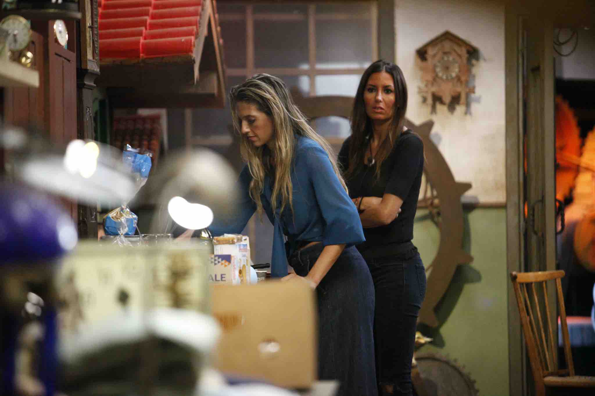 Gregoraci e Goria in cucurio - GF Vip 5 Gregoraci e Goria in cucurio - GF Vip 5