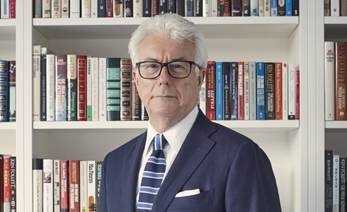 Programmi TV di stasera, domenica 4 ottobre 2020. A «Che Tempo Che Fa» ospiti Ken Follett e Johnny Dorelli