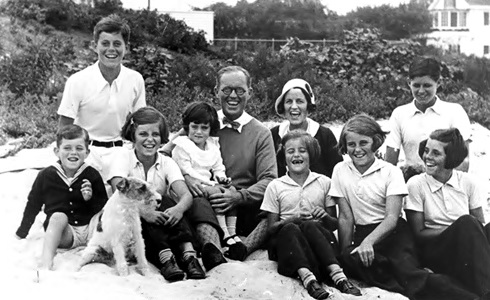 Programmi TV di stasera, mercoledì 21 ottobre 2020. A «Ulisse – Il piacere della scoperta» la storia dei Kennedy
