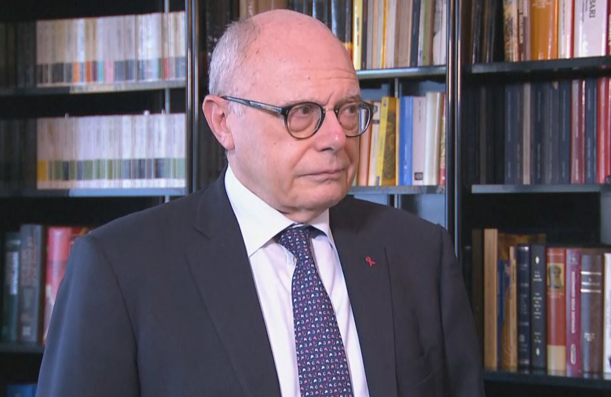 Galli esce dal pollaio: «Basta tv per almeno una settimana»