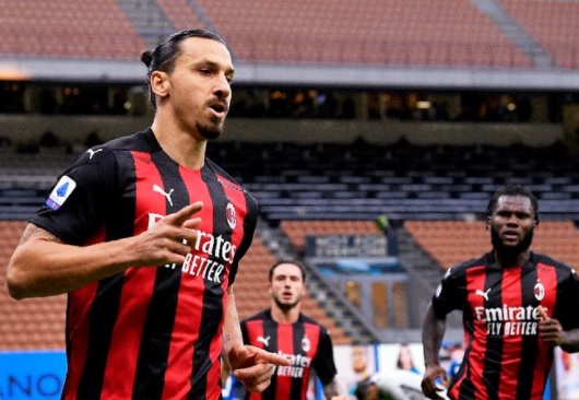 Europa League al via con Napoli e Roma in campo alle 18:55, in serata Celtic-Milan su Tv8. Ecco il programma TV