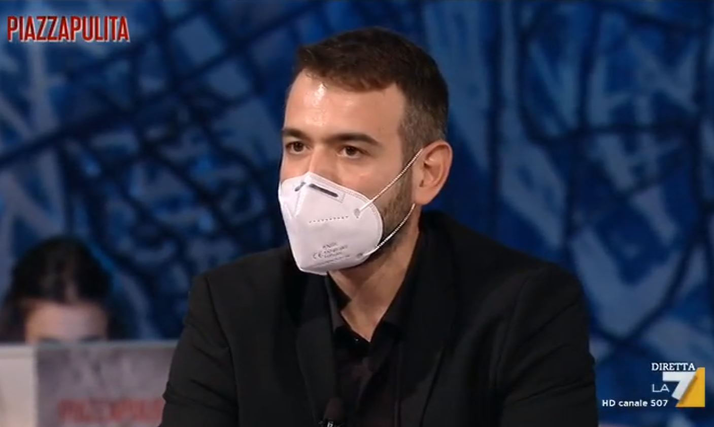 Piazzapulita, Borgonovo contro conduttore e ospiti senza mascherina: «State violando la legge» – Video