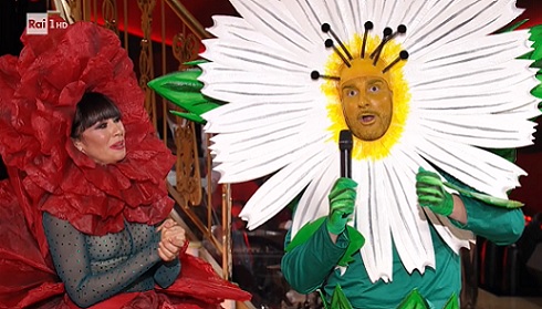 Ballando con le Stelle 2020, quarta puntata: ‘appassiscono’ i fiori Costantino e Di Vaira. 50 sfumature di Todaro per la Isoardi