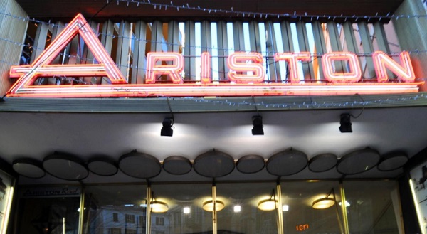 Il Covid ‘spegne’ i teatri, TgR della Liguria va in onda dall’Ariston di Sanremo
