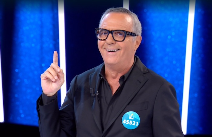 Carlo Conti chiama in diretta a Tale e Quale Show
