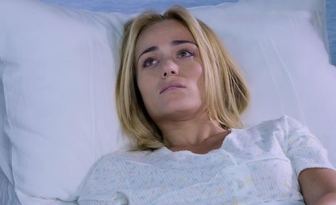 Un Posto al Sole, anticipazioni: Patrizio e Rossella aiutano Clara a partorire in casa