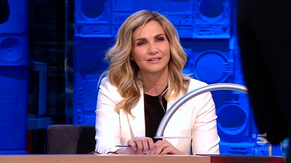 Amici 20: si forma la classe. Passaggio di consegne tra gli ex allievi e i nuovi arrivati