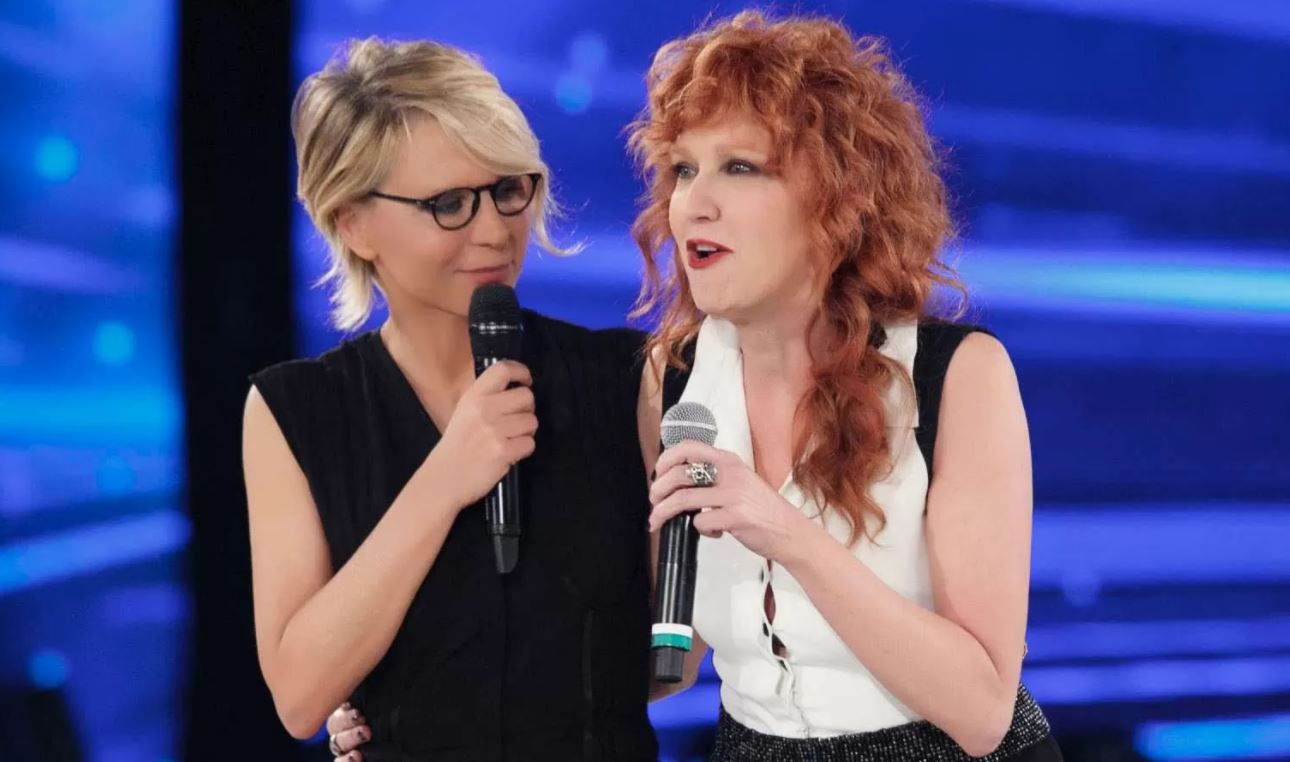 Siamo così: Rai1 prima decanta e poi fa saltare l’evento con De Filippi, Mannoia e Ferilli