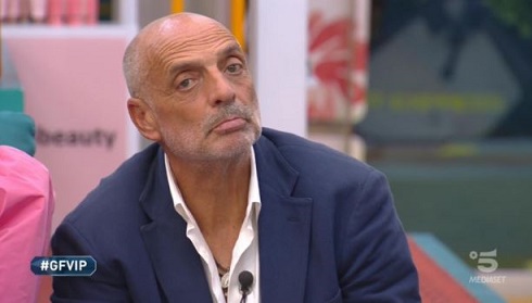 Gf Vip 5, Brosio accusa Zelletta di aver spoilerato i nuovi ingressi. Andrea nega ma i conti non tornano