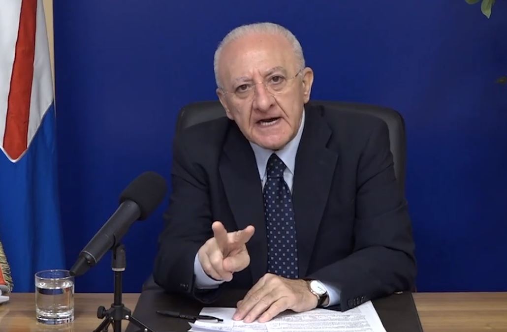 De Luca contro Giletti: «Sembrava esaltato. A Napoli lo avremmo già ricoverato per coma etilico» – Video