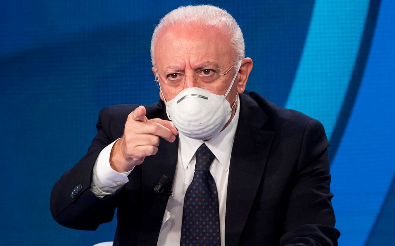 De Luca contro Cartabianca: «Aggressione mediatica. Non resta che la querela»