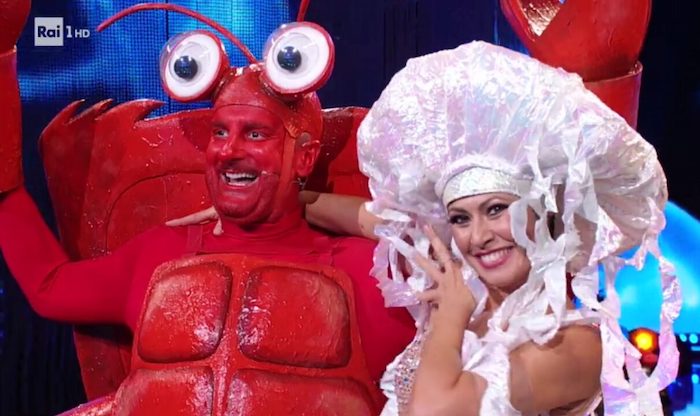 Pagelle TV della Settimana (9-15/11/2020). Promossi La Regina degli Scacchi e Fedez. Bocciati Beppe Fiorello e la ‘sparizione’ di Siamo Così