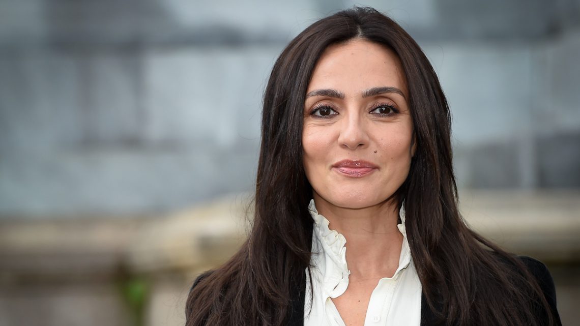 Il Silenzio dell’Acqua, Ambra Angiolini contro Mediaset: «Ma perché non iniziamo direttamente alle dieci e mezzo? E’ pure l’ultima puntata, grazie!»