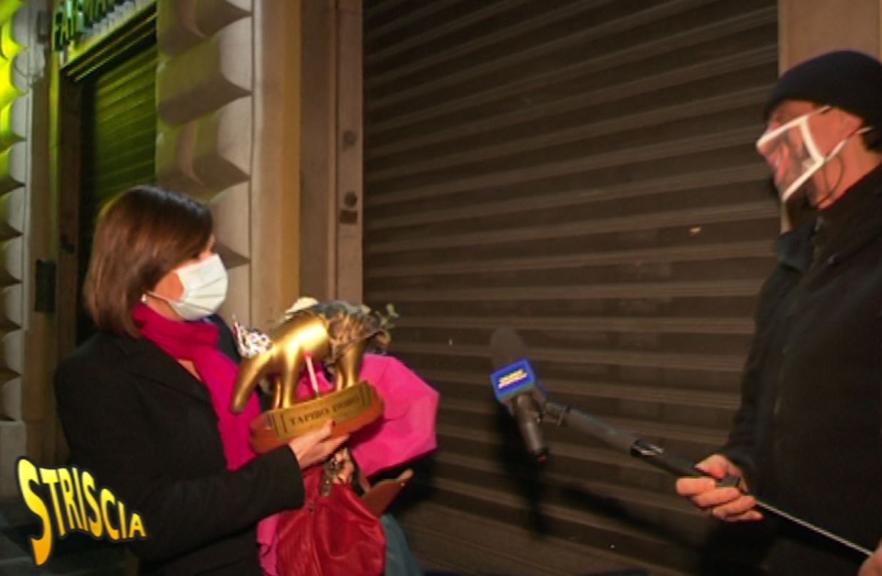 Caso Corona, tapiro a Bianca Berlinguer: «Di Mare ha parlato di onore delle donne senza considerare il mio»