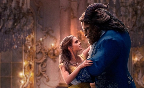 Programmi TV di stasera, lunedì 28 dicembre 2020. Su Rai1 Emma Watson e Dan Stevens in «La Bella e la Bestia»