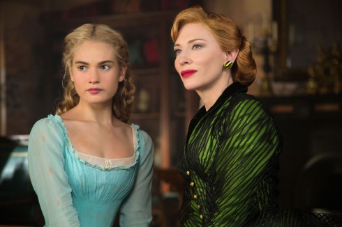 Programmi TV di stasera, domenica 27 dicembre 2020. Su Rai1 Lily James e Cate Blanchett in «Cenerentola»
