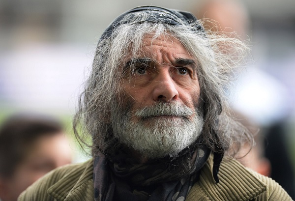 Rai 1 «si scusa per la disattenzione» di aver ospitato Mauro Corona