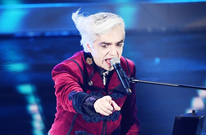 Morgan fuori dalla serata finale di Sanremo Giovani per «comportamento inaccettabile e dichiarazioni offensive»